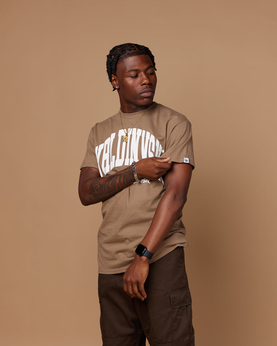 “Big Arch” Tee (Pebble/Puff White)